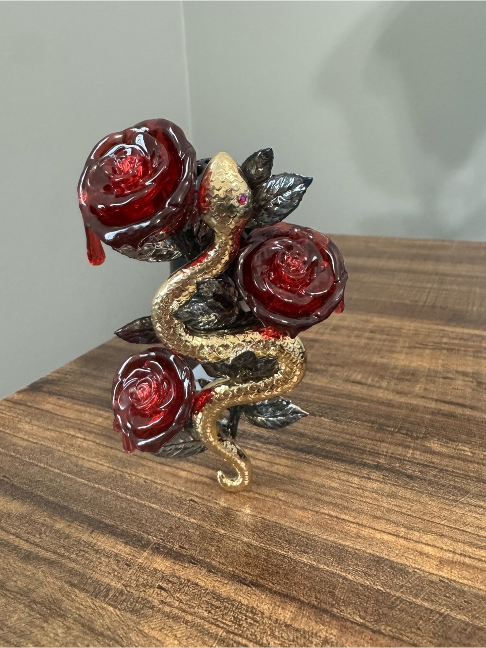 Bath & Body works Halloween plug in. Decorative Gold Snake with Red Roses